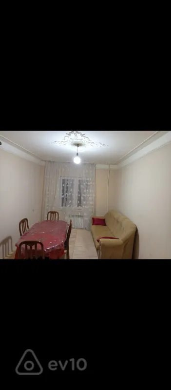Kirayə verilir 2 otaqlı köhnə tikili 56 m²