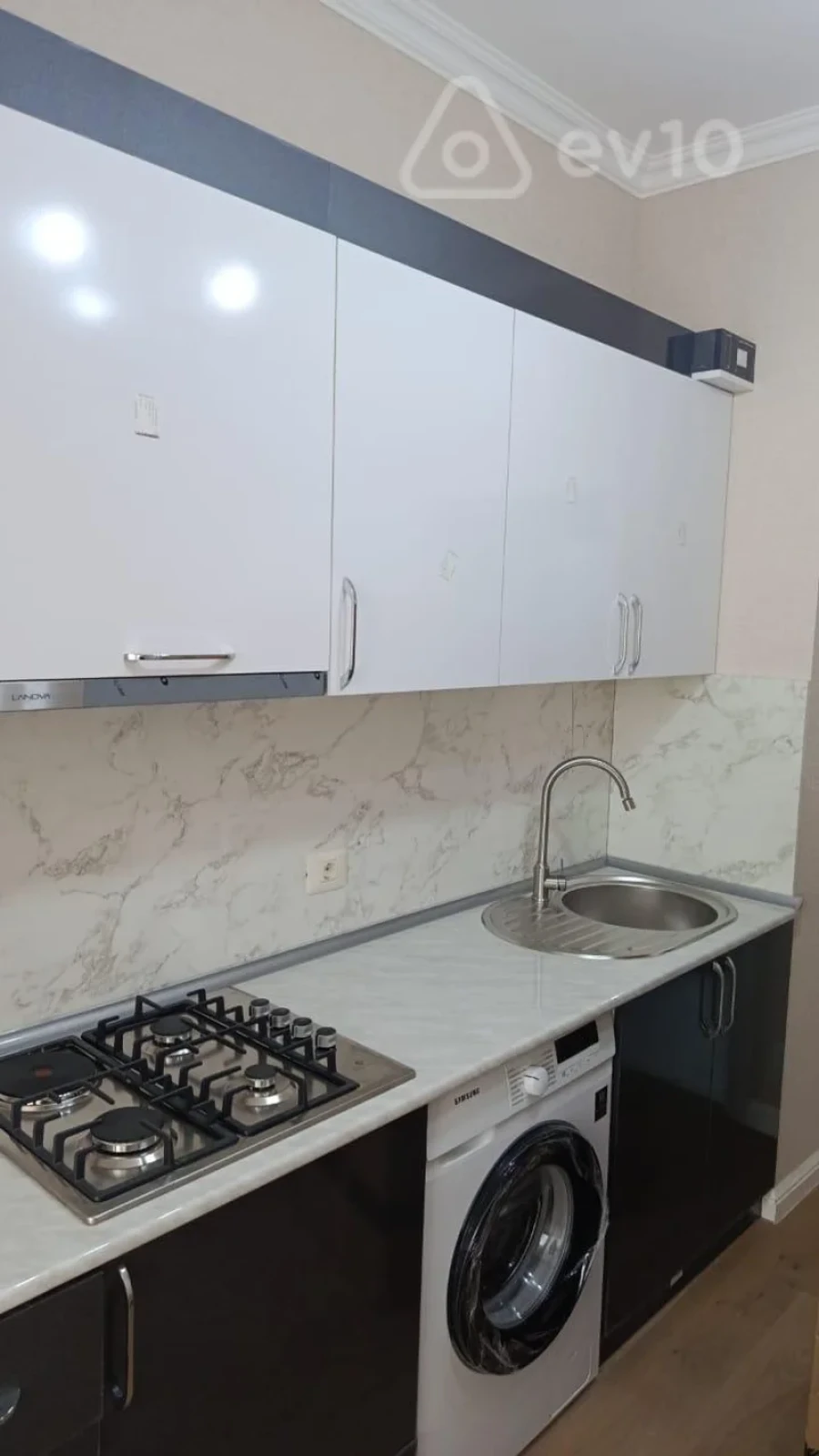 Kirayə verilir 2 otaqlı yeni tikili 90 m²