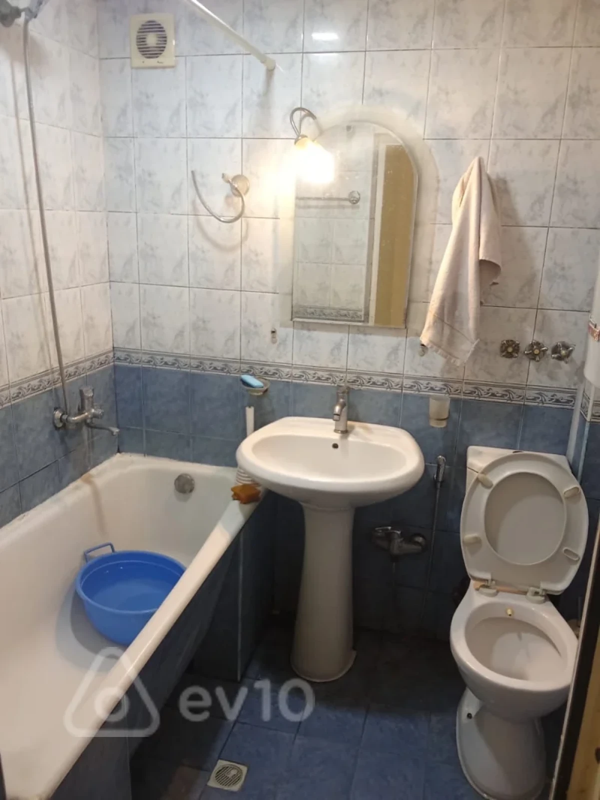 Kirayə verilir 3 otaqlı köhnə tikili 62 m²