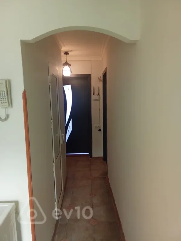Kirayə verilir 3 otaqlı köhnə tikili 62 m²