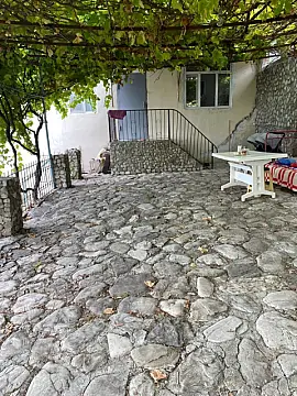 Satılır 3 otaqlı həyət evi 6 m² — Şamaxı 3 otaq 6.00 m²