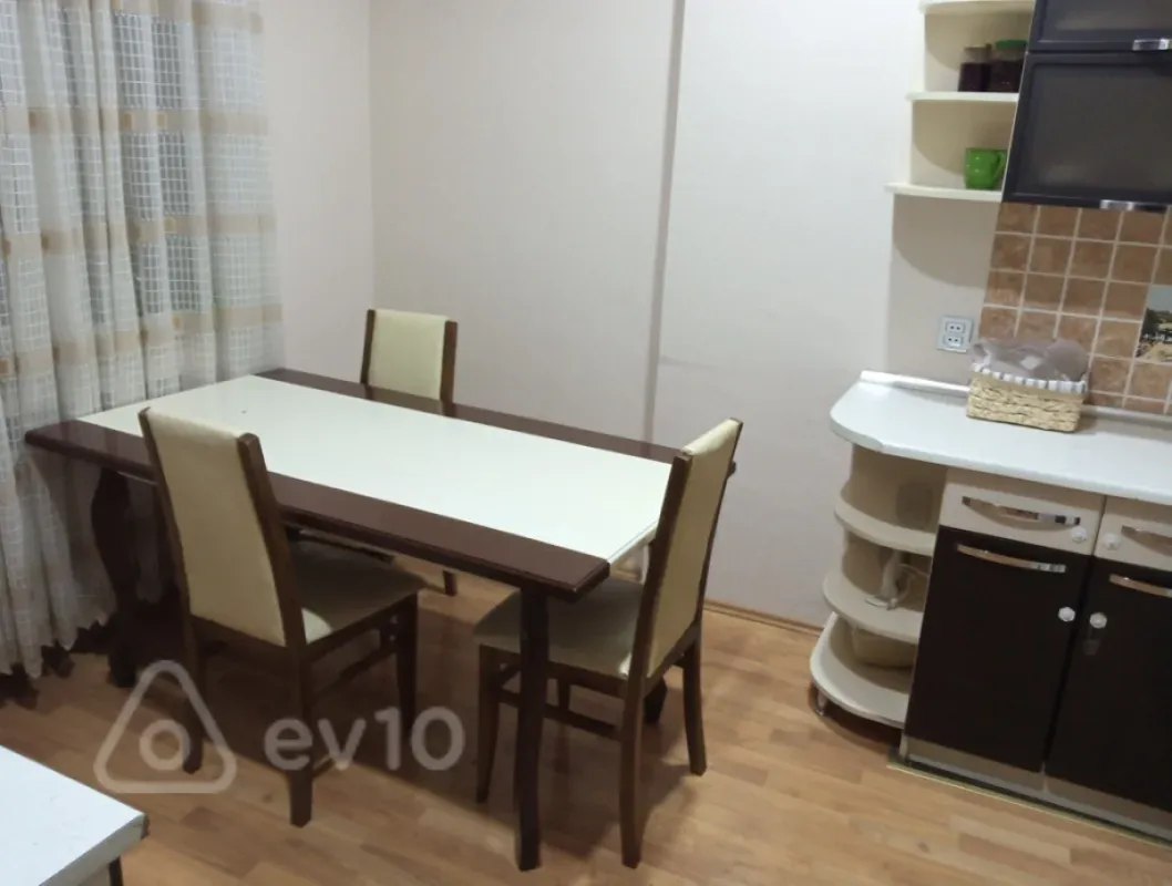 Kirayə verilir 3 otaqlı yeni tikili 70 m²