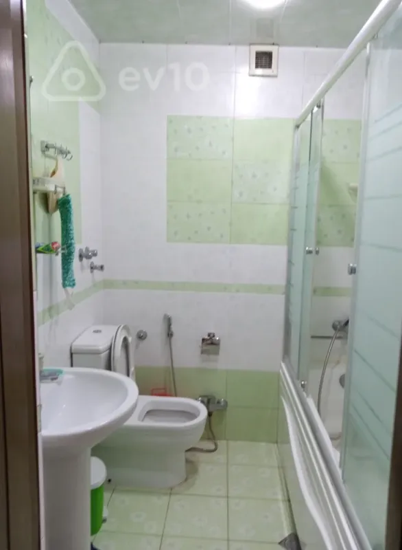 Kirayə verilir 3 otaqlı yeni tikili 70 m²