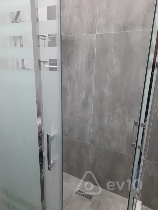 Kirayə verilir 2 otaqlı yeni tikili 86 m²