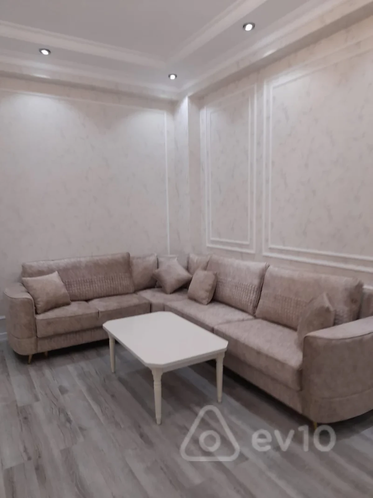Kirayə verilir 2 otaqlı yeni tikili 86 m²