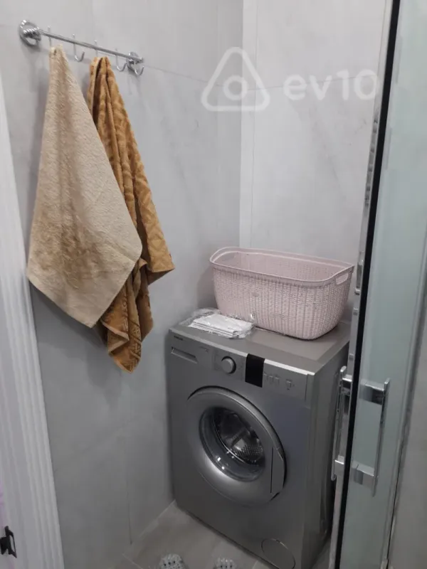 Kirayə verilir 2 otaqlı yeni tikili 86 m²