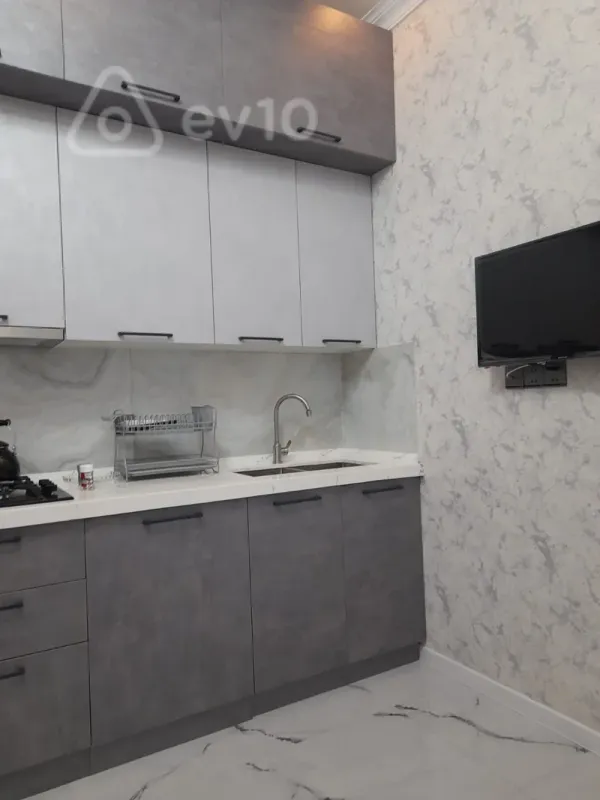 Kirayə verilir 2 otaqlı yeni tikili 86 m²