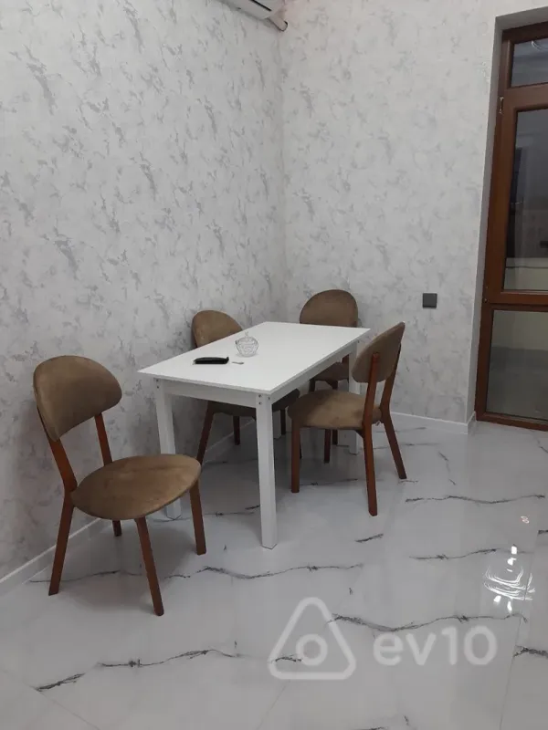 Kirayə verilir 2 otaqlı yeni tikili 86 m²