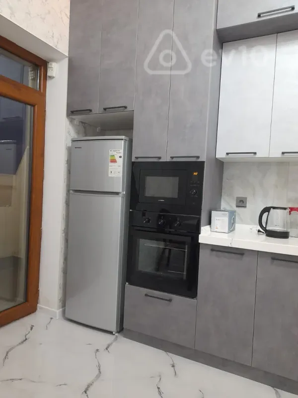 Kirayə verilir 2 otaqlı yeni tikili 86 m²