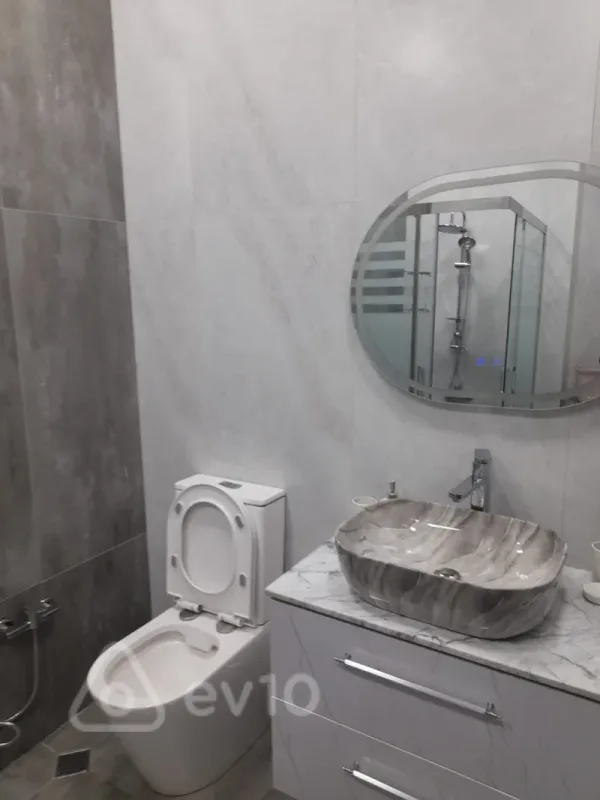 Kirayə verilir 2 otaqlı yeni tikili 86 m²
