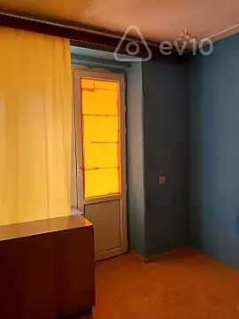 Kirayə verilir 2 otaqlı köhnə tikili 52 m²