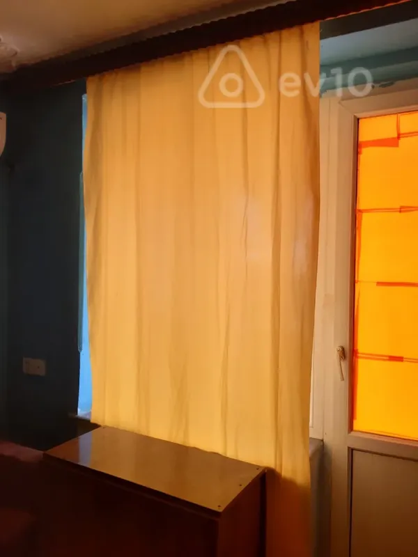 Kirayə verilir 2 otaqlı köhnə tikili 52 m²