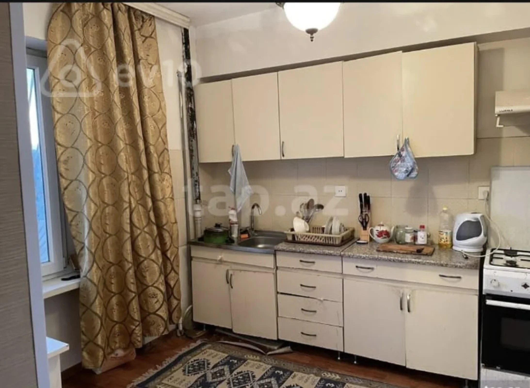 Kirayə verilir 2 otaqlı köhnə tikili 70 m²