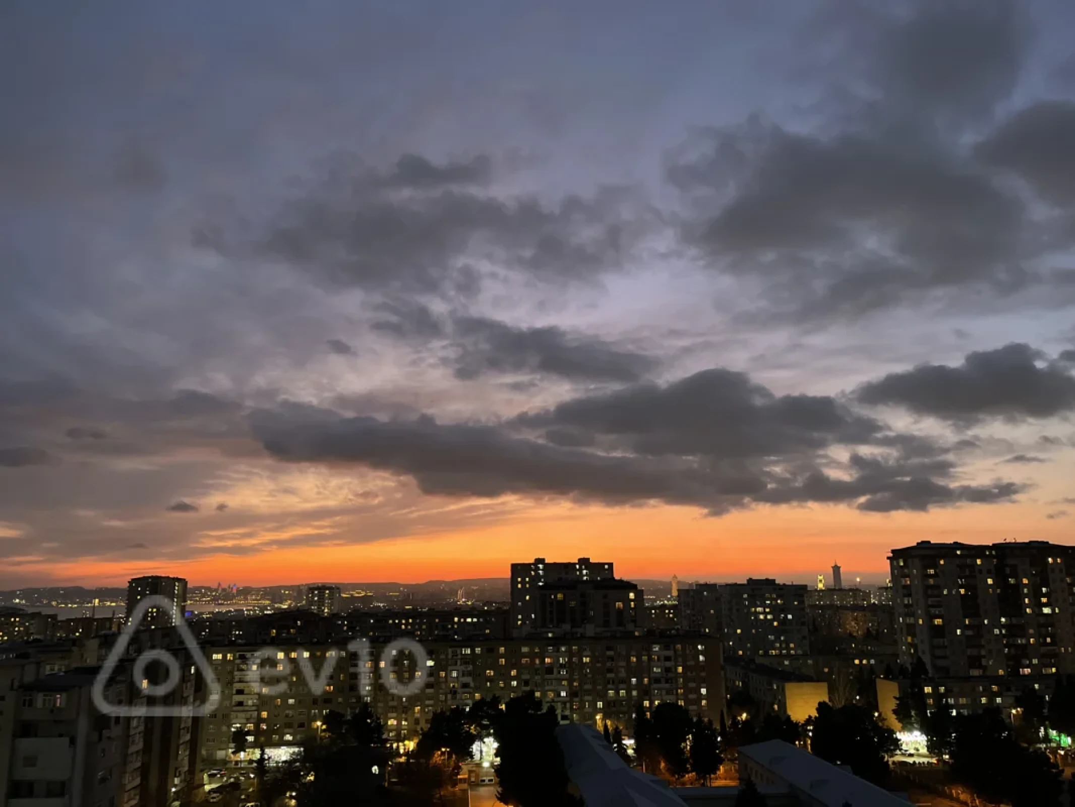 Kirayə verilir 4 otaqlı yeni tikili 152 m²