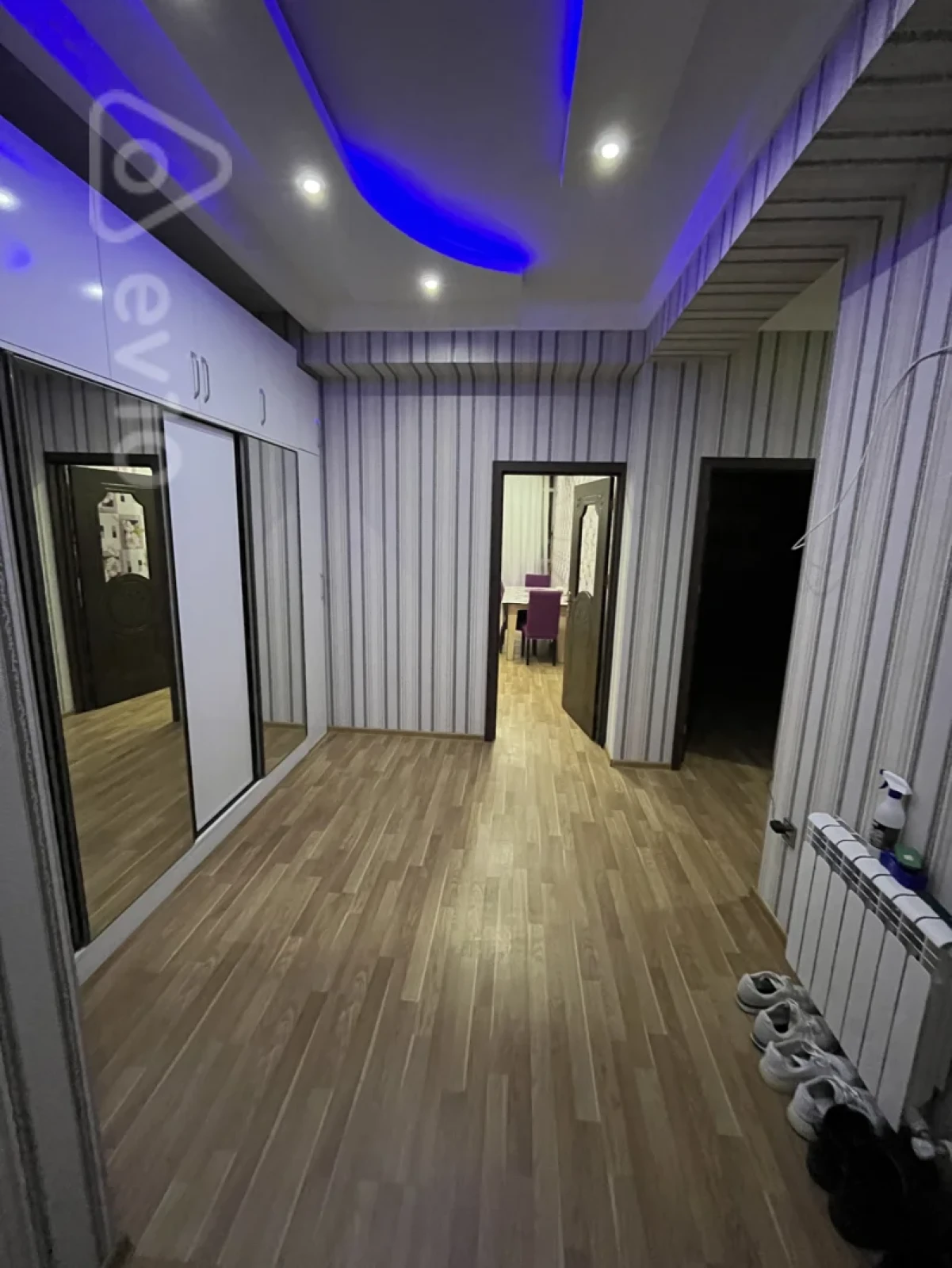 Kirayə verilir 4 otaqlı yeni tikili 152 m²