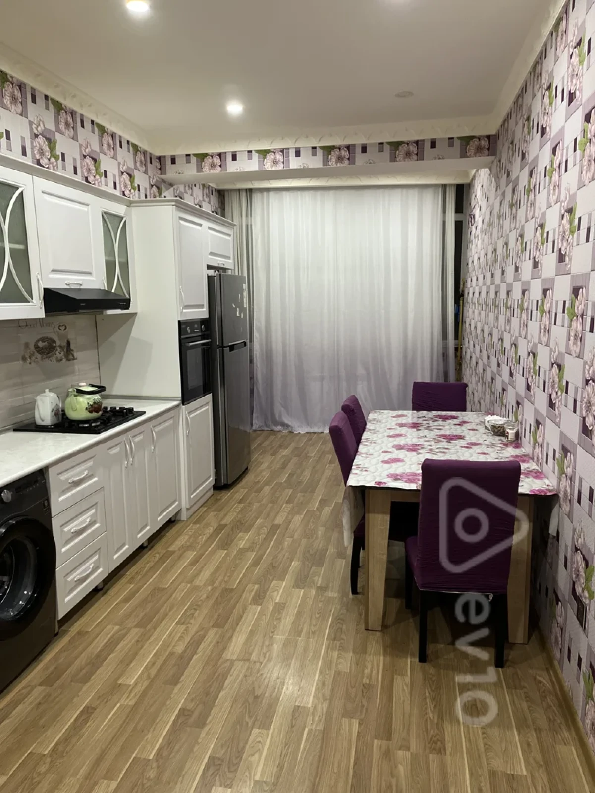 Kirayə verilir 4 otaqlı yeni tikili 152 m²