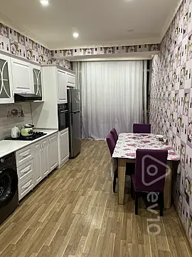 Kirayə verilir 4 otaqlı yeni tikili 152 m²