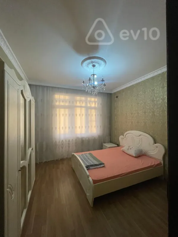 Kirayə verilir 4 otaqlı yeni tikili 152 m²