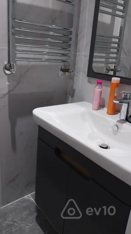 Kirayə verilir 2 otaqlı yeni tikili 55 m²