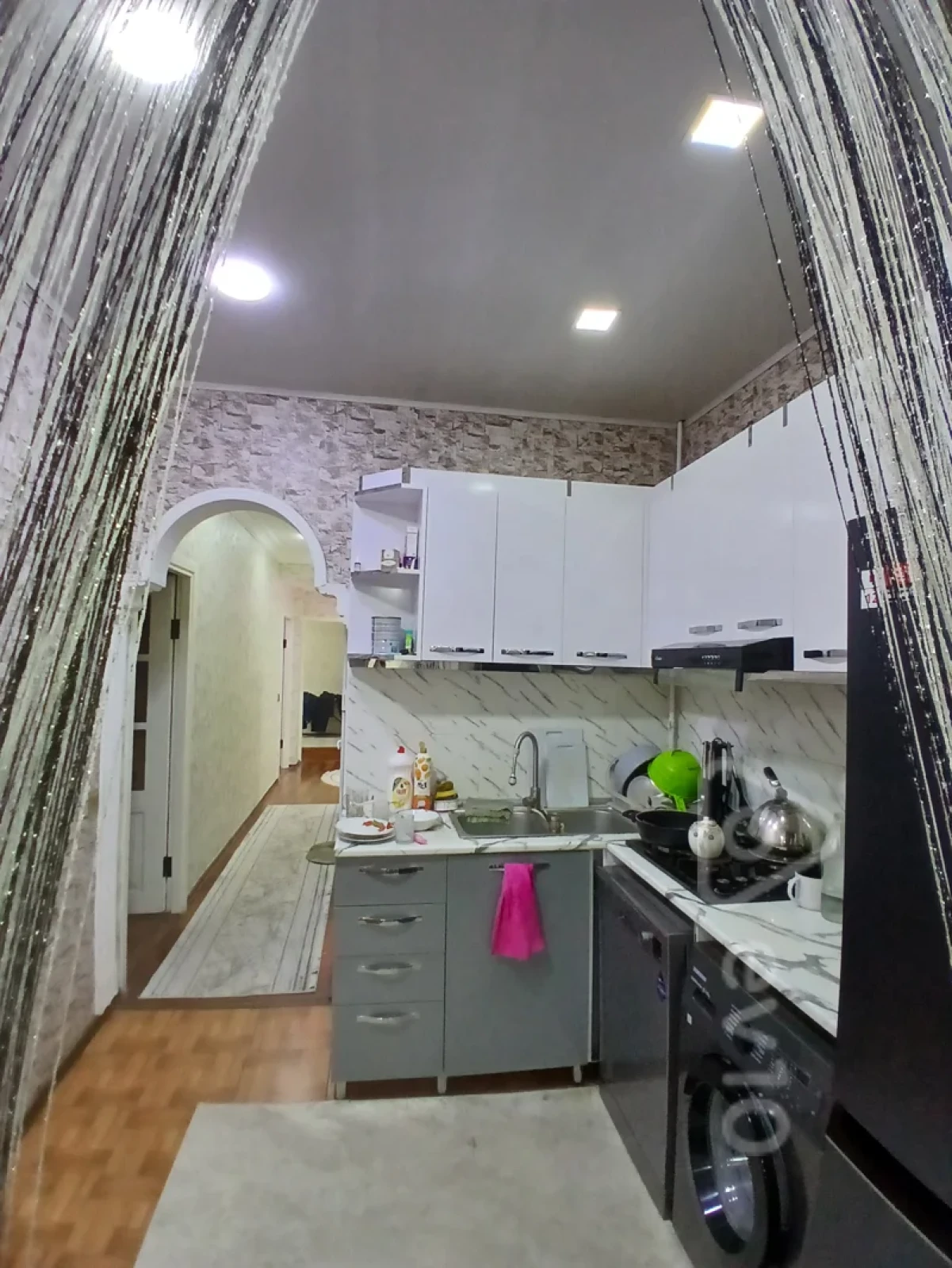 Satılır 4 otaqlı köhnə tikili 110 m²