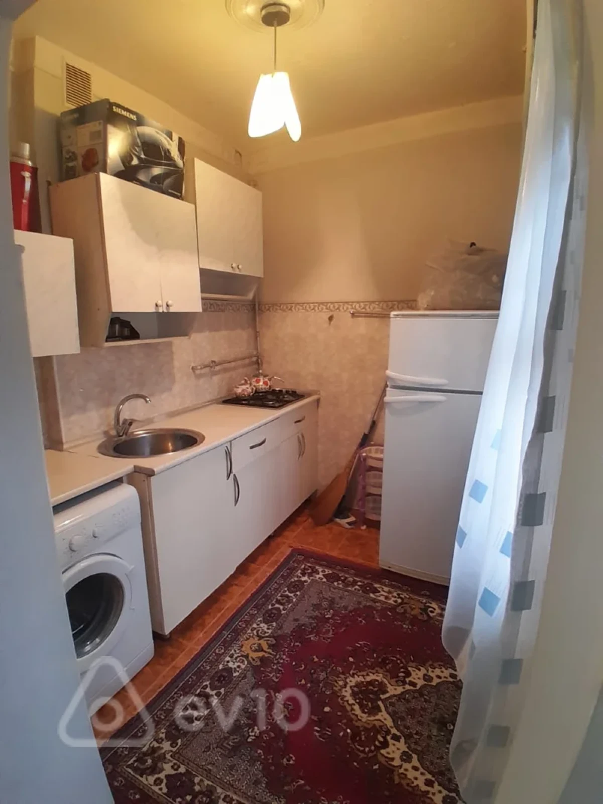Kirayə verilir 2 otaqlı köhnə tikili 50 m²