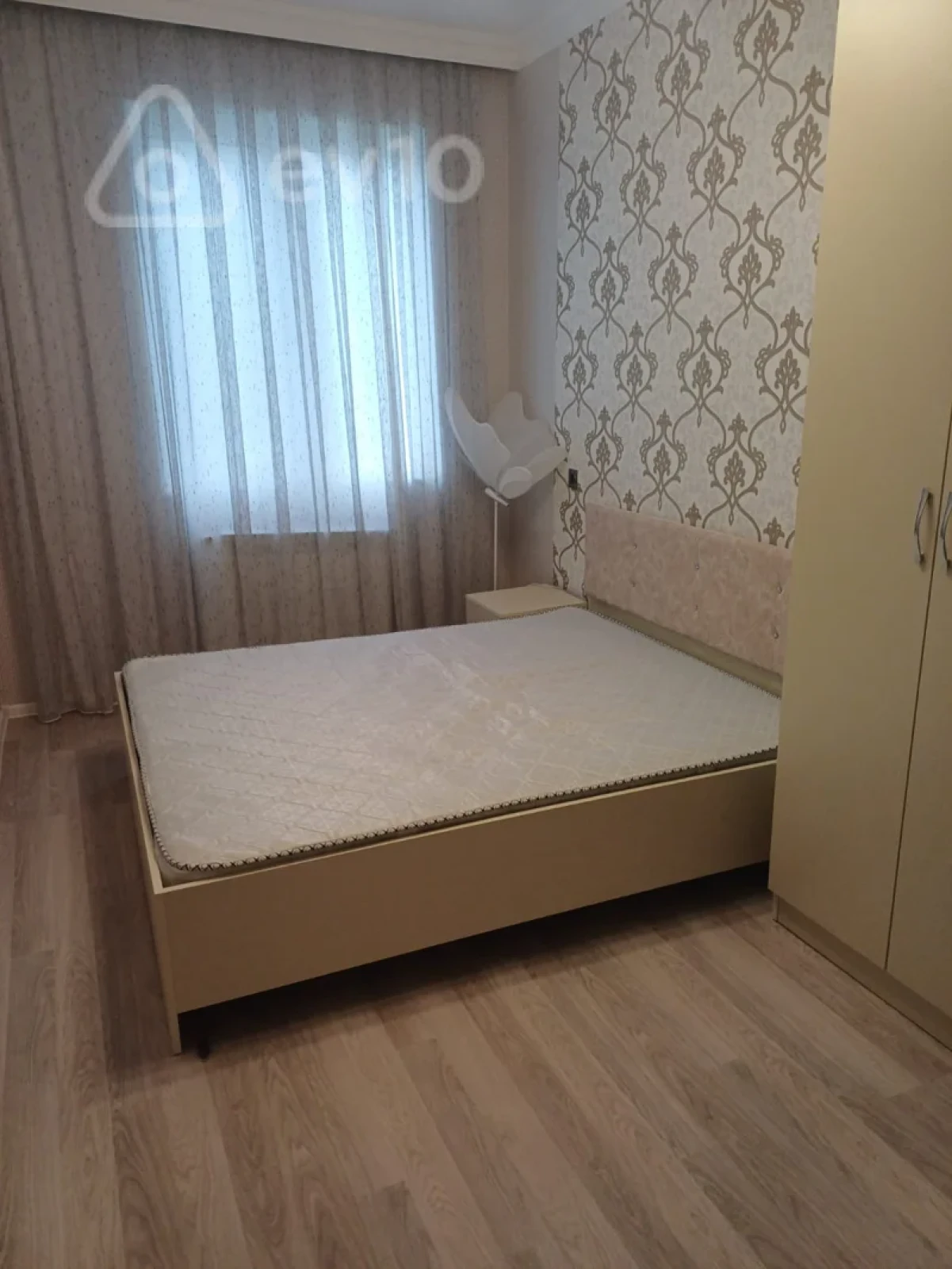 Kirayə verilir 2 otaqlı köhnə tikili 66 m²