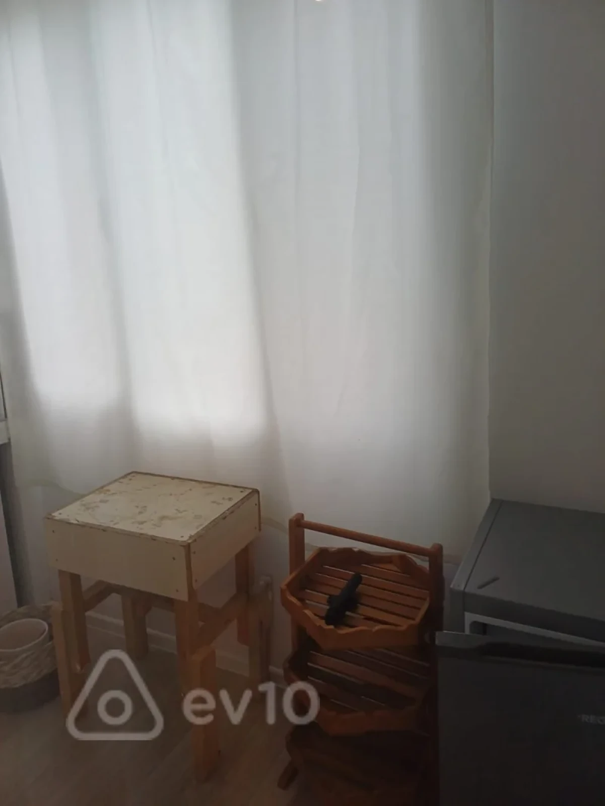 Kirayə verilir 2 otaqlı köhnə tikili 66 m²