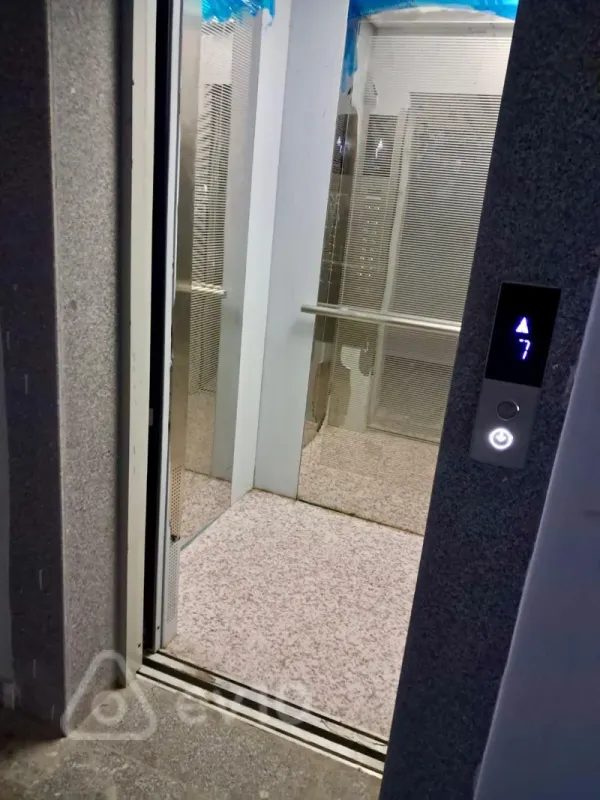 Kirayə verilir 2 otaqlı köhnə tikili 66 m²