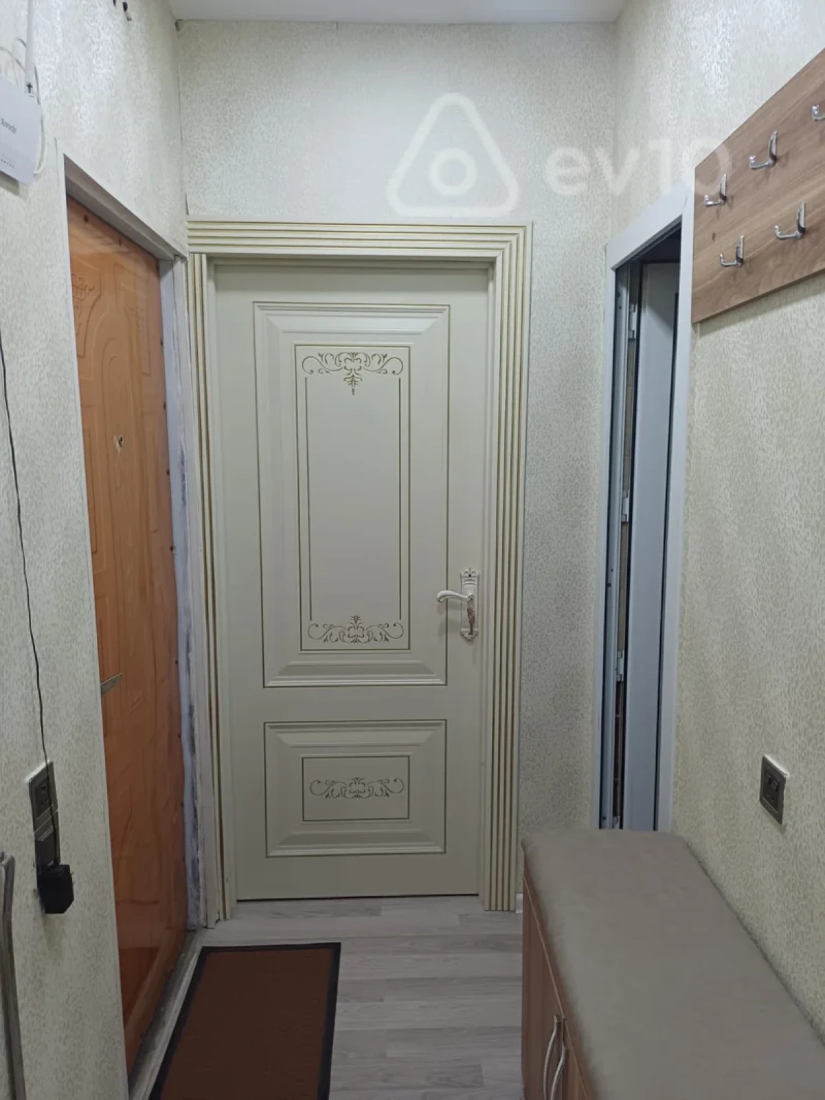 Kirayə verilir 2 otaqlı köhnə tikili 66 m²