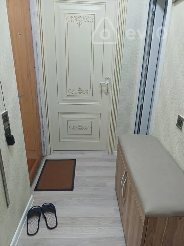 Kirayə verilir 2 otaqlı köhnə tikili 66 m²