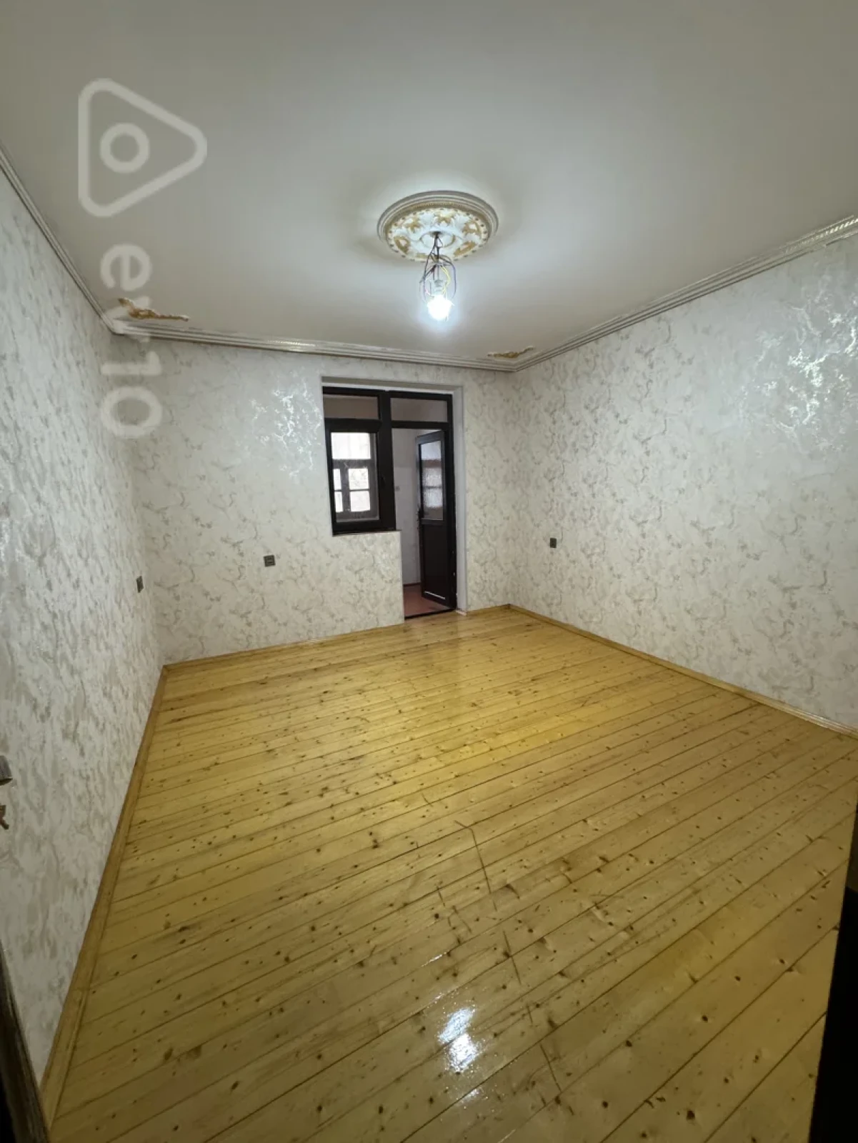 Satılır 3 otaqlı köhnə tikili 50 m²