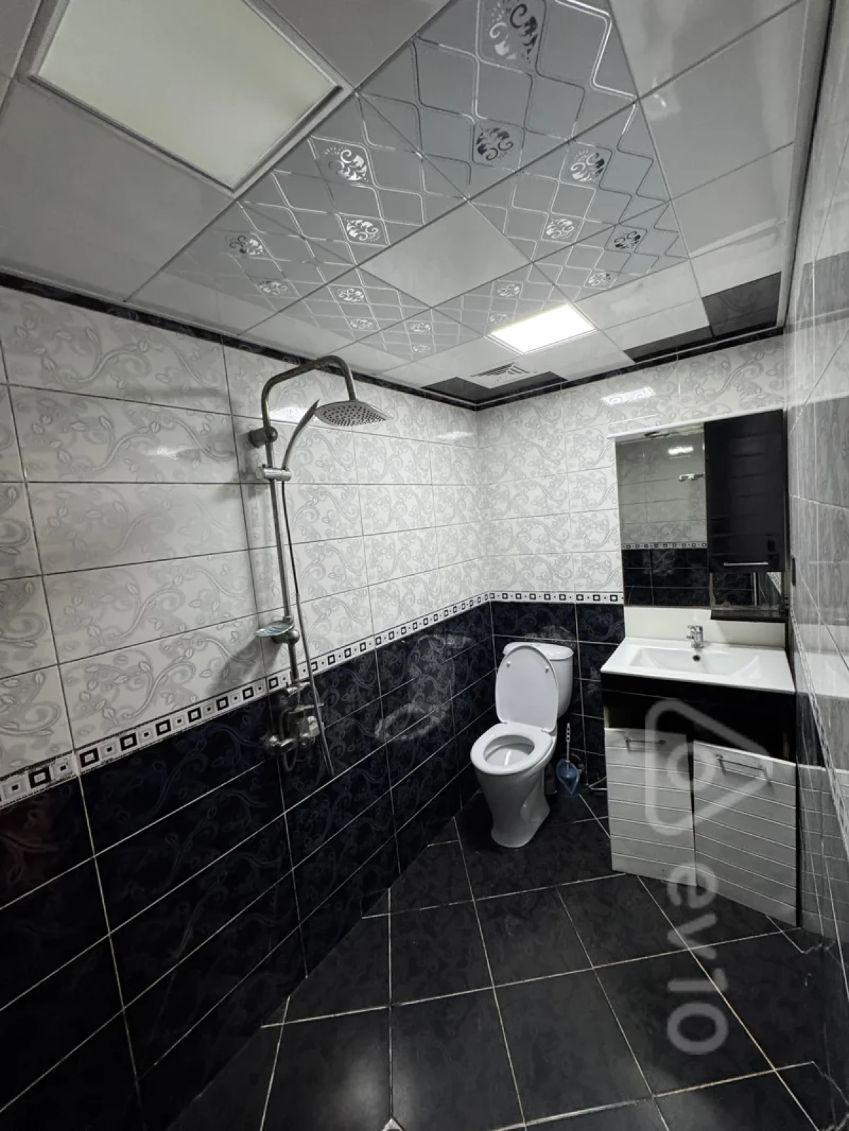 Satılır 3 otaqlı köhnə tikili 50 m²