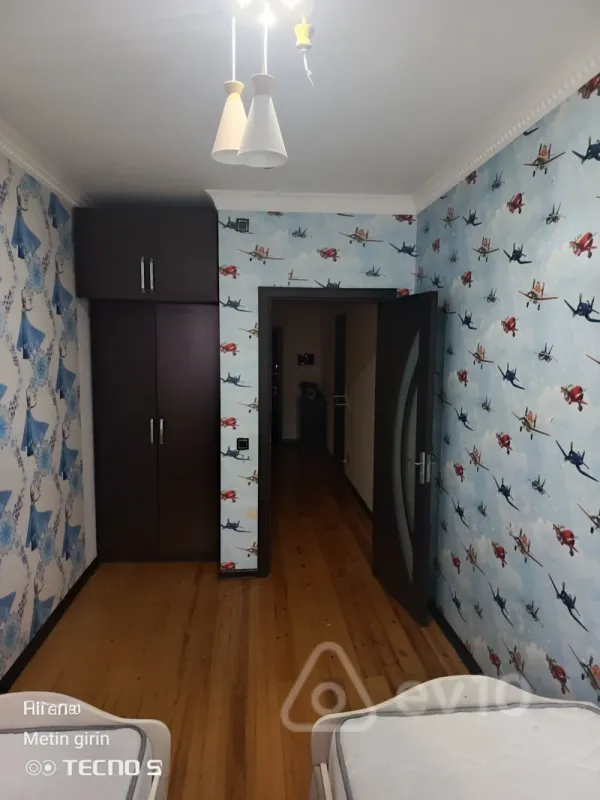 Kirayə verilir 3 otaqlı yeni tikili 122 m²