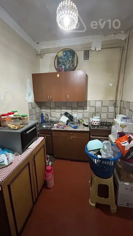 Kirayə verilir 1 otaqlı köhnə tikili 50 m²