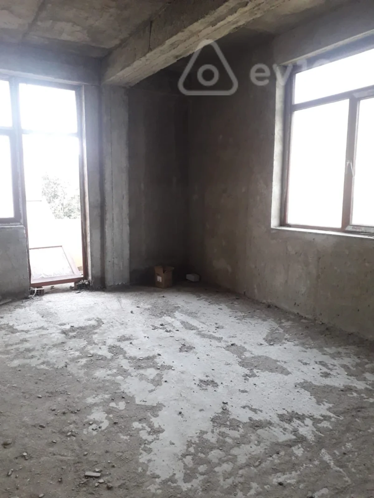 Satılır 3 otaqlı yeni tikili 135 m²