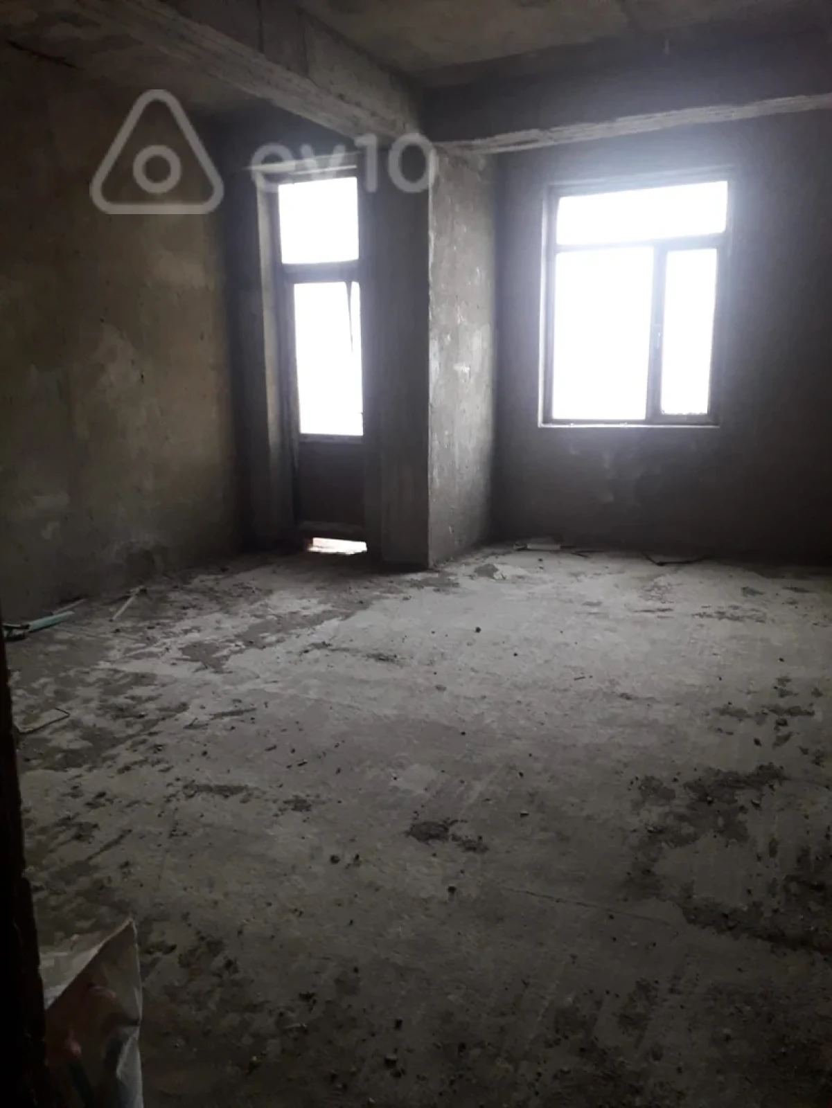 Satılır 3 otaqlı yeni tikili 135 m²
