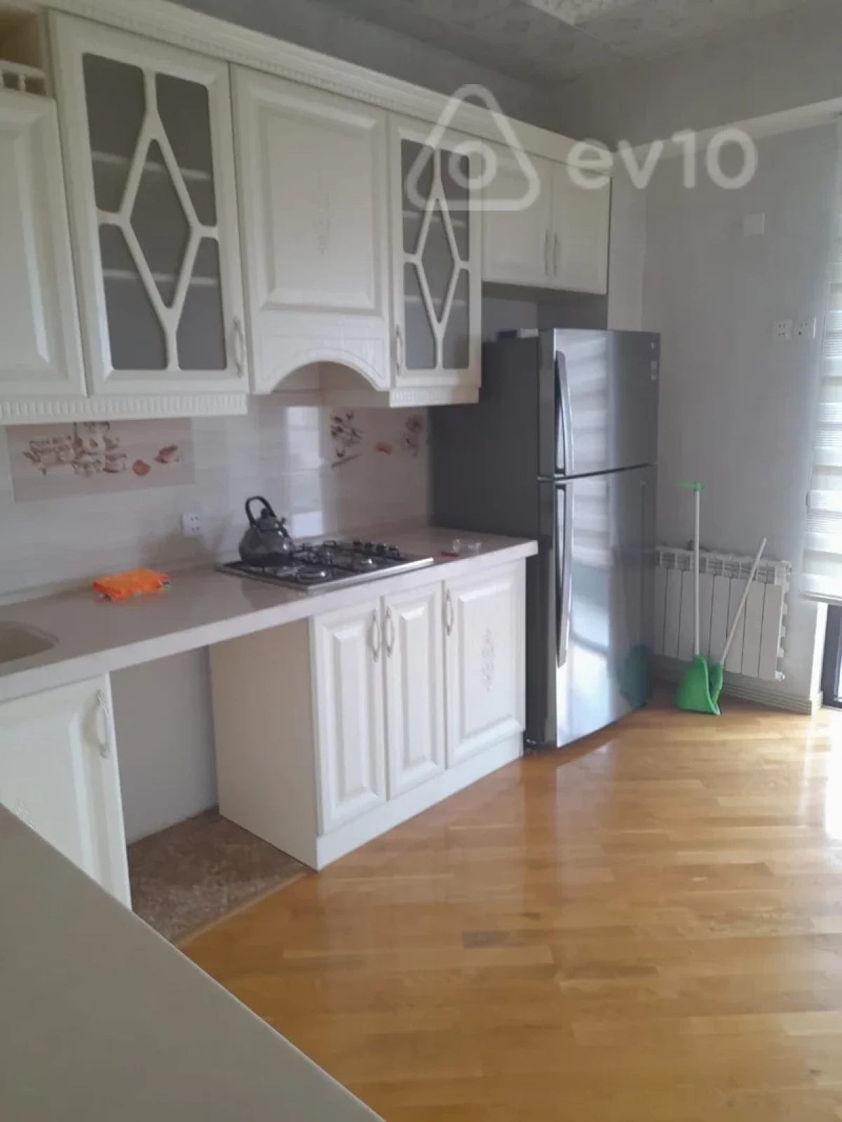 Kirayə verilir 3 otaqlı yeni tikili 130 m²