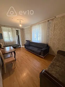 Kirayə verilir 2 otaqlı köhnə tikili 80 m²
