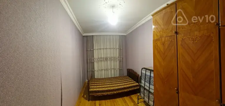 Kirayə verilir 2 otaqlı köhnə tikili 60 m²