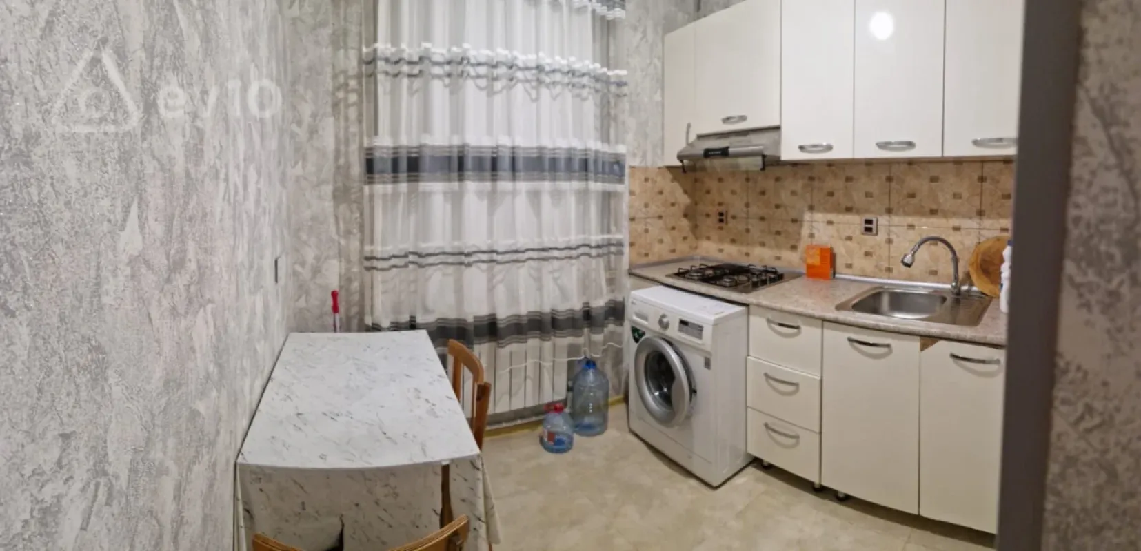 Kirayə verilir 2 otaqlı köhnə tikili 60 m²