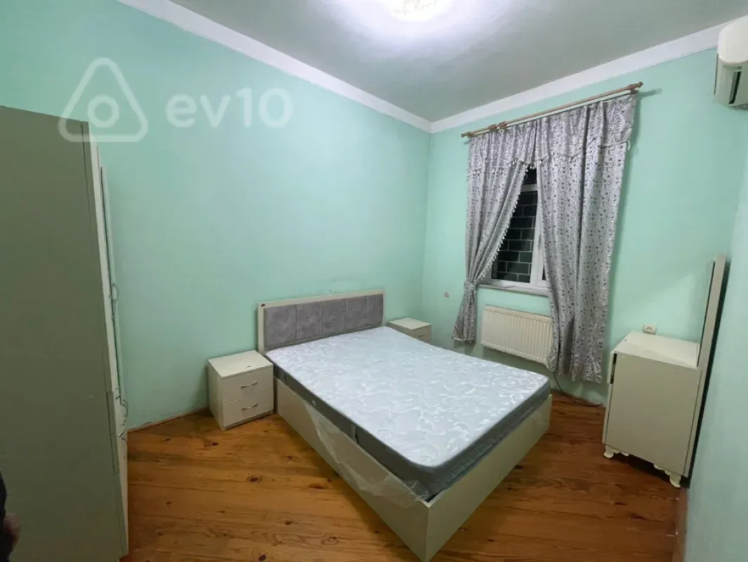 Kirayə verilir 4 otaqlı həyət evi 397 m²