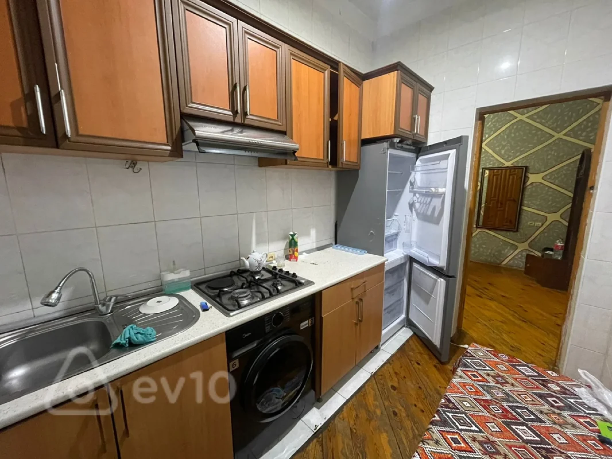 Kirayə verilir 4 otaqlı həyət evi 397 m²