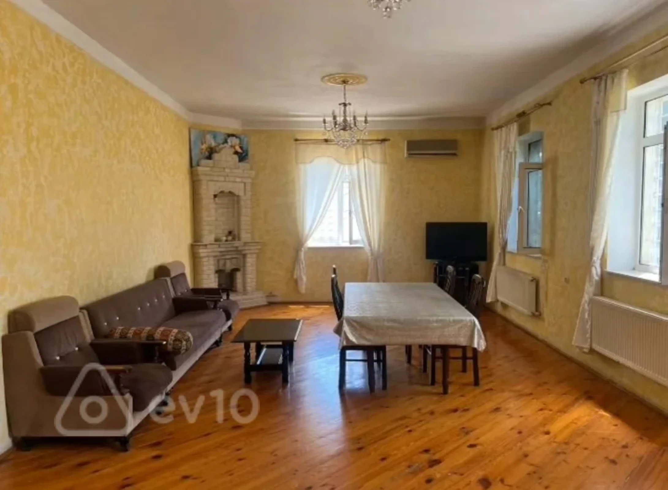 Kirayə verilir 4 otaqlı həyət evi 397 m²