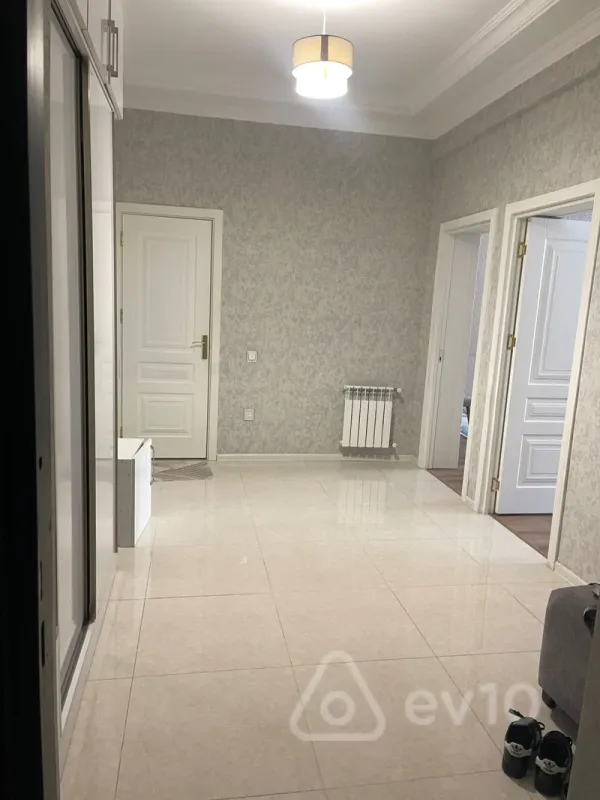 Kirayə verilir 2 otaqlı yeni tikili 63 m²