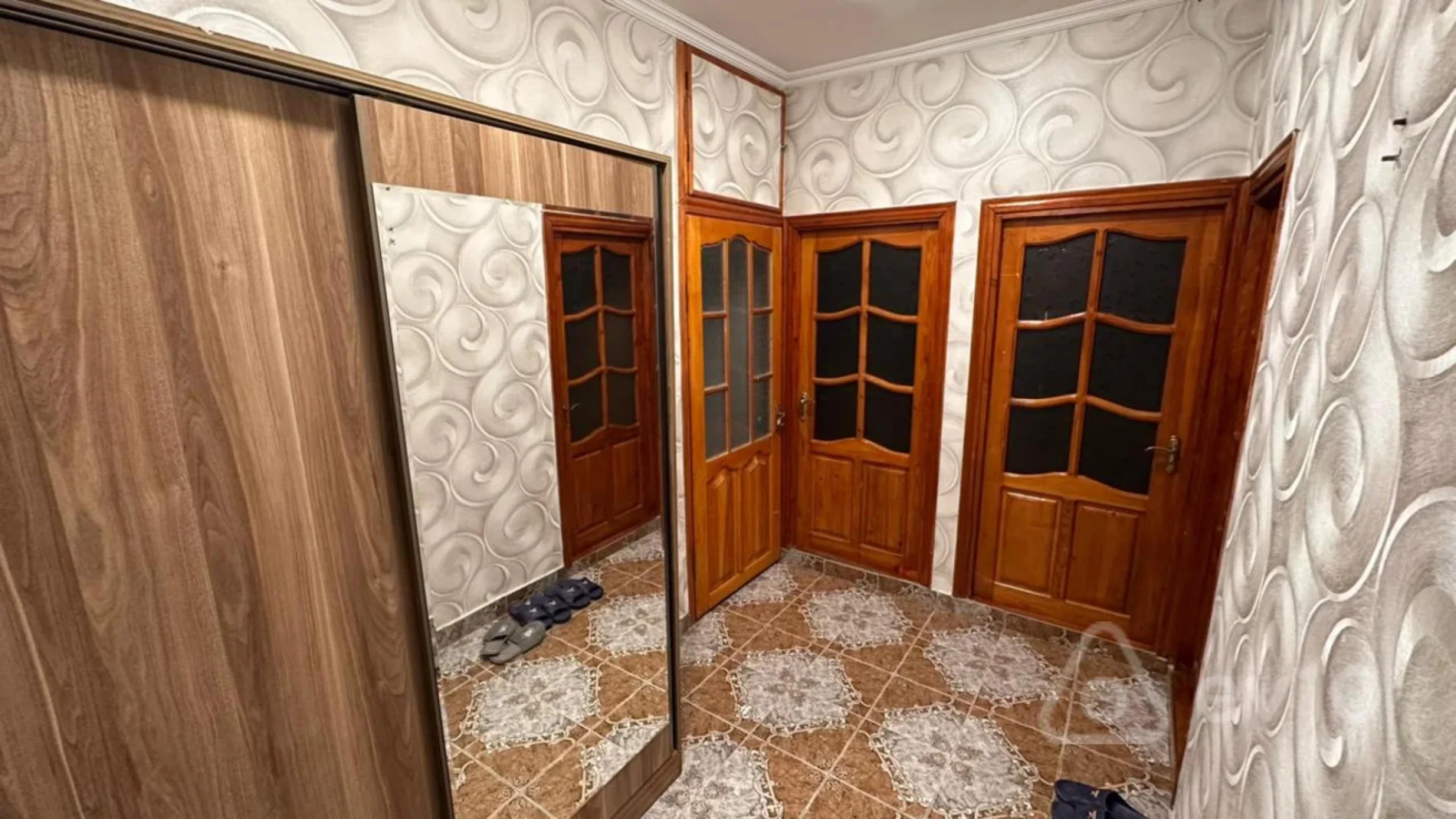 Kirayə verilir 3 otaqlı köhnə tikili 90 m²