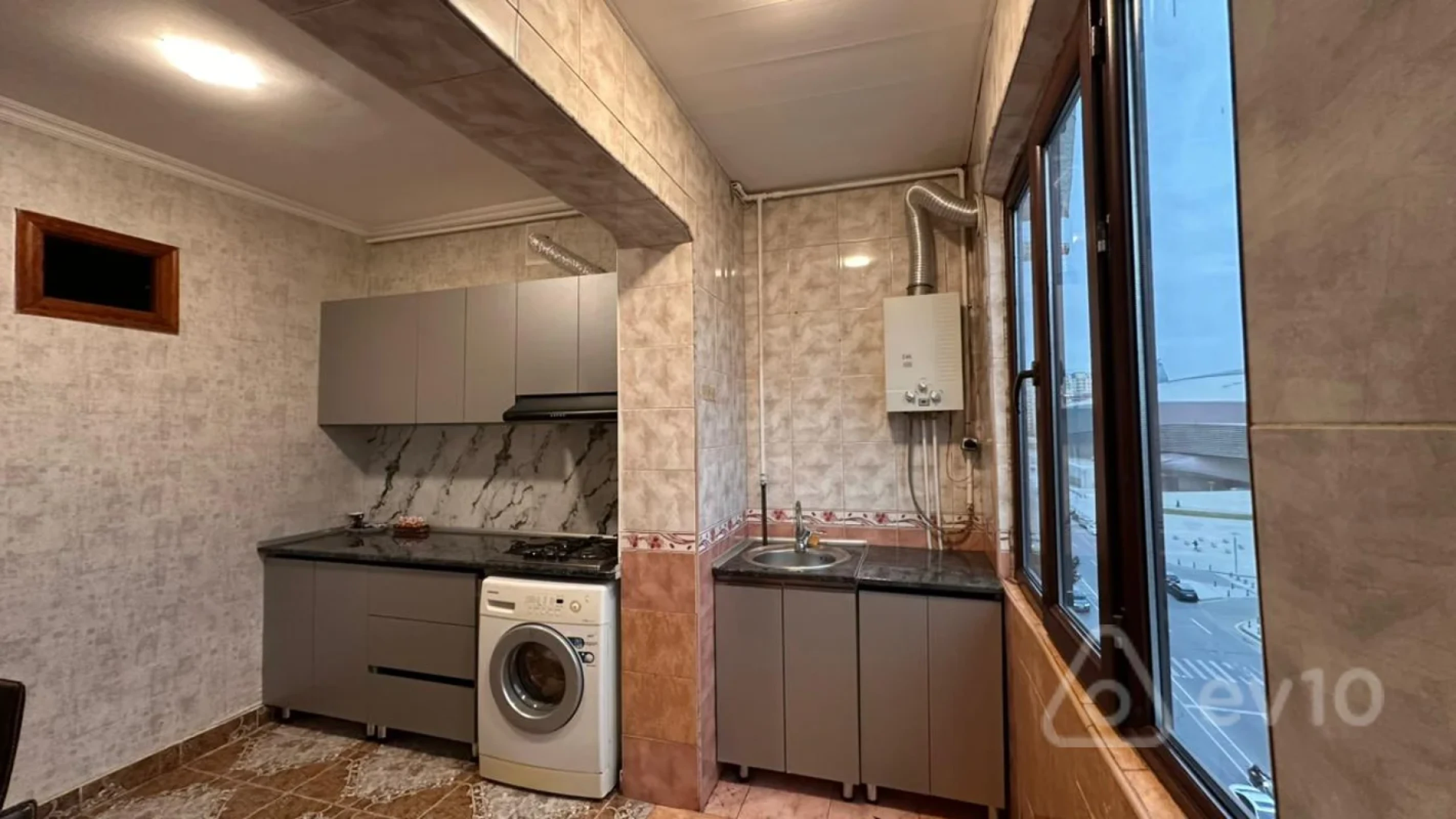 Kirayə verilir 3 otaqlı köhnə tikili 90 m²