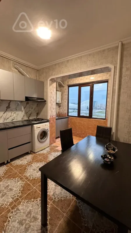 Kirayə verilir 3 otaqlı köhnə tikili 90 m²