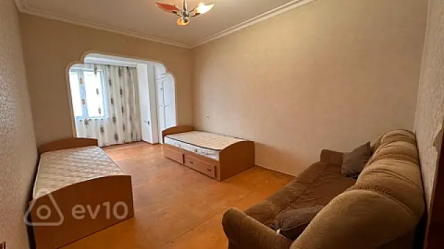 Kirayə verilir 3 otaqlı köhnə tikili 90 m²