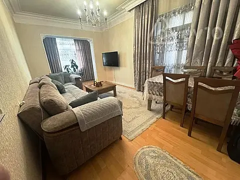 Satılır 4 otaqlı köhnə tikili 100 m² — Bakı, Nizami 4 otaq 100.00 m²