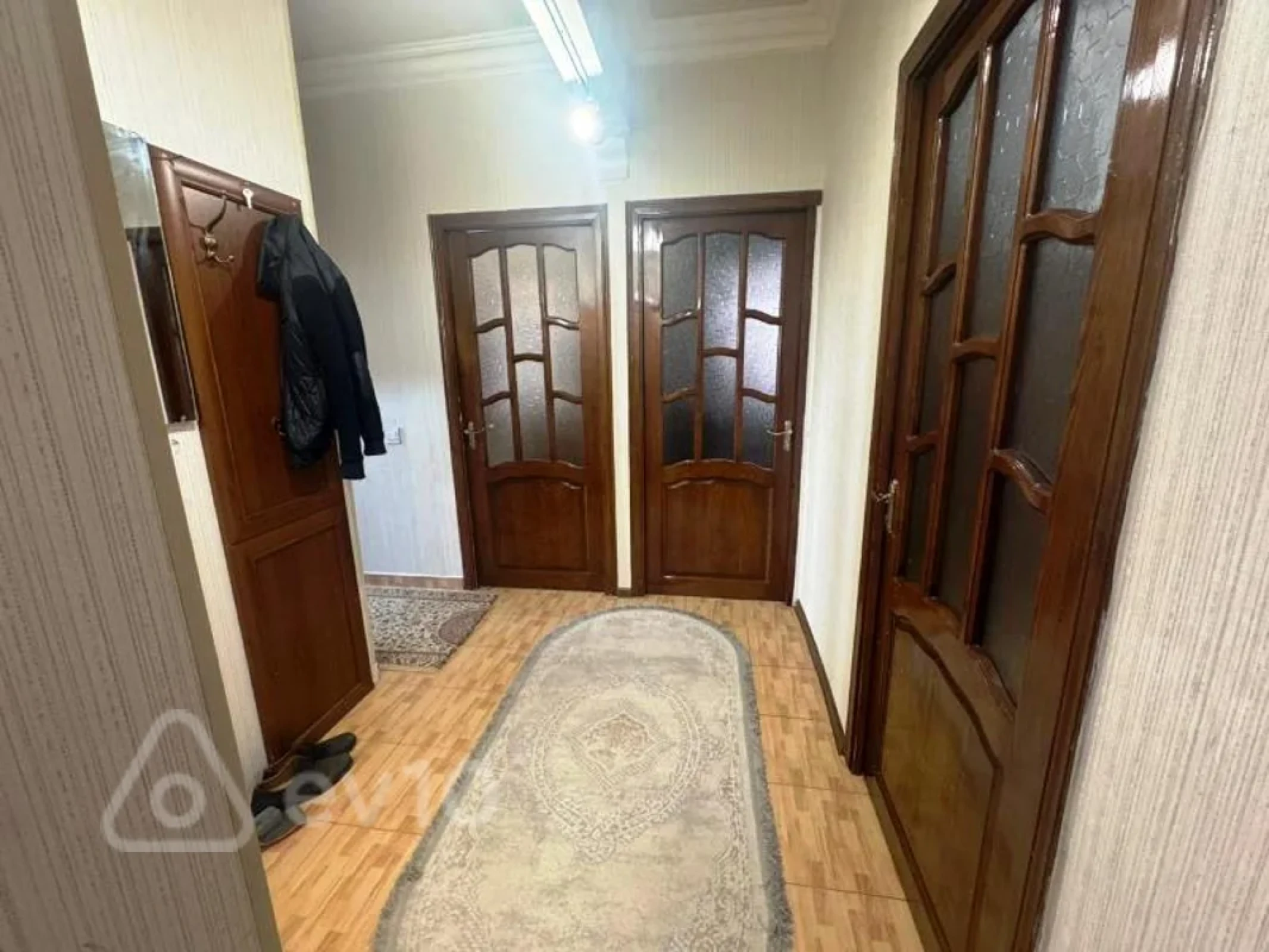 Satılır 4 otaqlı köhnə tikili 100 m²